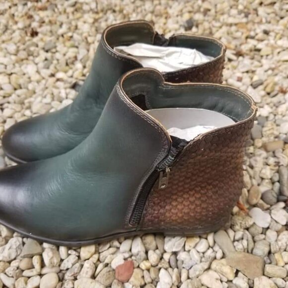 New italian ankle Boots/ Booties _Real Leather - Size 8.5 - Picture 2 of 3